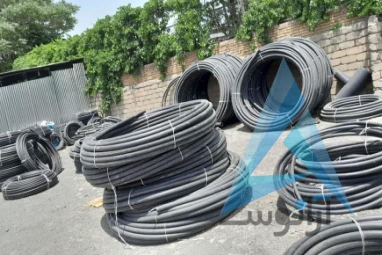 دریچه منهول و لوله اتصالات